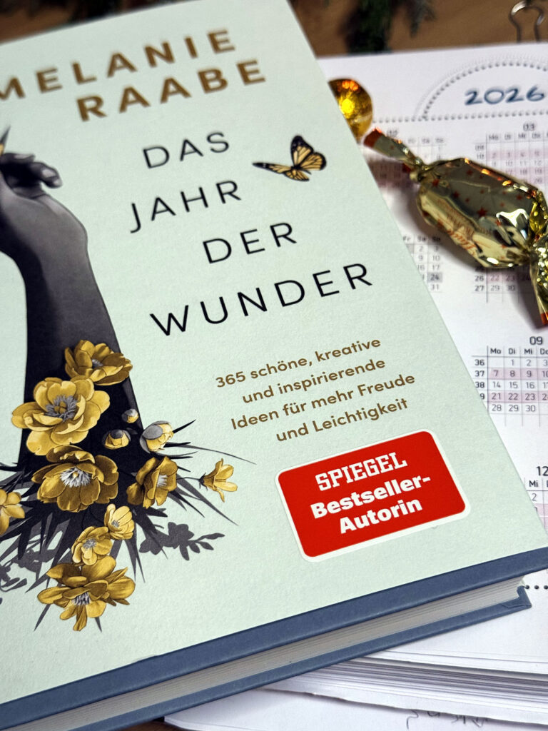 Das Jahr der Wunder-Melanie Raabe-lifewithaglow Das Jahr der Wunder-Melanie Raabe-lifewithaglow