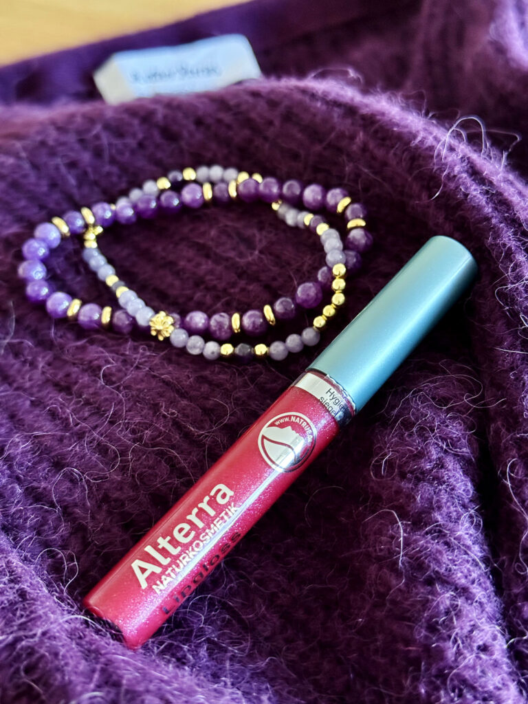 Outfit der Woche-Lila Cardigan-Blümchenkleid-lifewithaglow Outfit der Woche-Lila Cardigan-Blümchenkleid-lifewithaglow