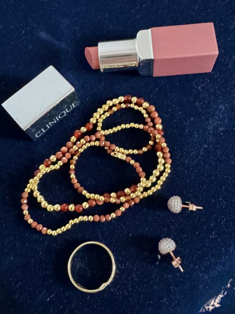 Outfitinsppirationen 5. Woche 2025-lifewithaglow- graue Skinny Jeans-beiger Longpulli Rippstrick n beige-Stiefel schwarz-Armbänder Pera Schmuckmanufaktur Outfitinsppirationen 5. Woche 2025-lifewithaglow- graue Skinny Jeans-beiger Longpulli Rippstrick n beige-Stiefel schwarz-Armbänder Pera Schmuckmanufaktur