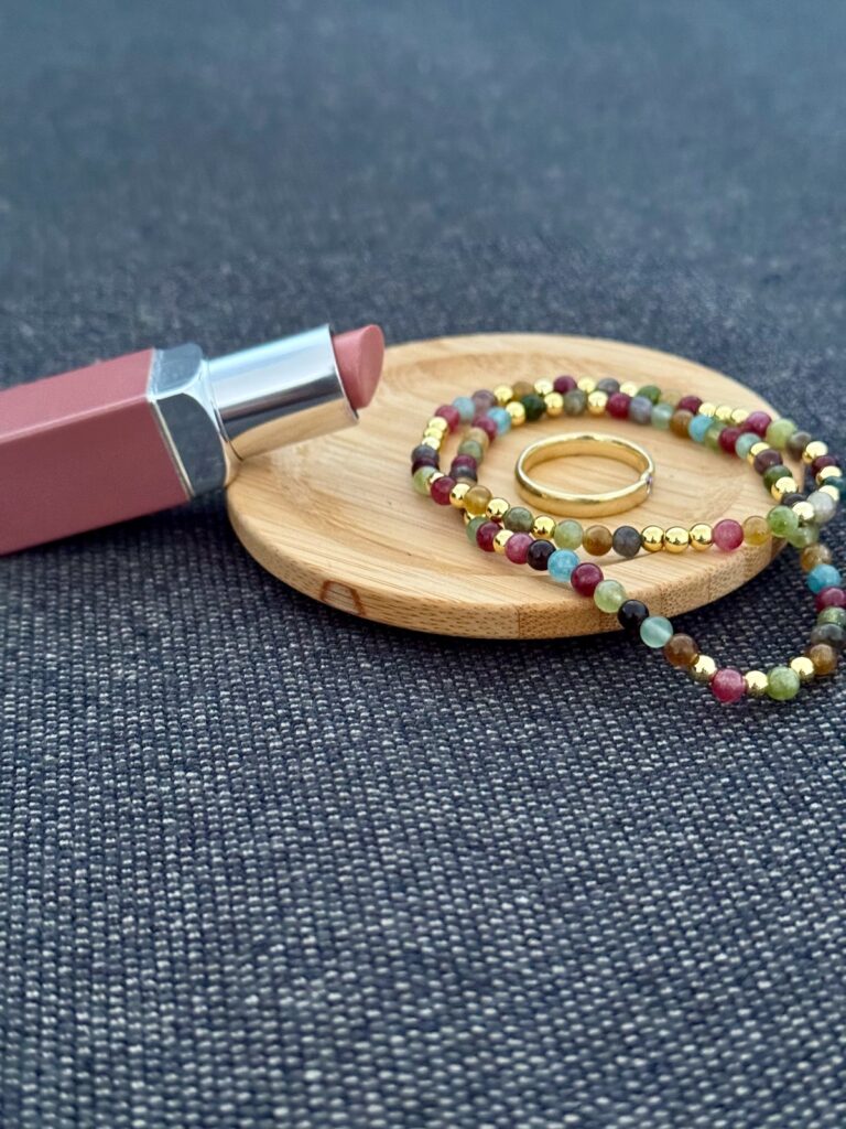 Outfitinsppirationen 5. Woche 2025-lifewithaglow- graue Skinny jeans-Pullover in taupe-rosa Bluse-Stiefel Outfitinsppirationen 5. Woche 2025-lifewithaglow- graue Skinny jeans-Pullover in taupe-rosa Bluse-Stiefel