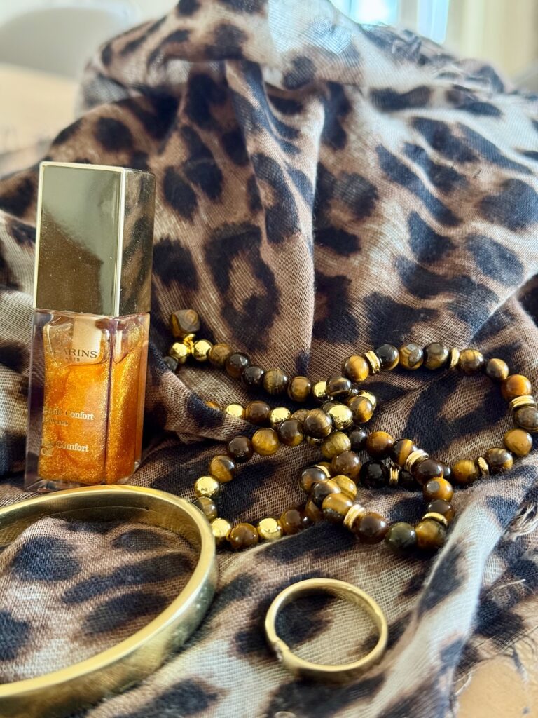 Outfitinspirationen 7. Woche 26-lifewithaglow-Strickkleid braun-neoschal-Armbänder Pera Schmuckmanufaktur-braune Stiefel Outfitinspirationen 7. Woche 26-lifewithaglow-Strickkleid braun-neoschal-Armbänder Pera Schmuckmanufaktur-braune Stiefel